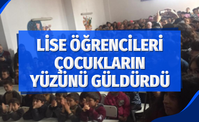 Liseliler, çocukların yüzlerini güldürdü