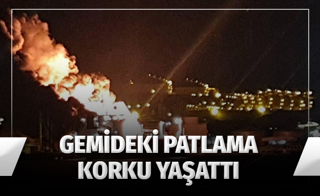 İzmir'de gemi yangını