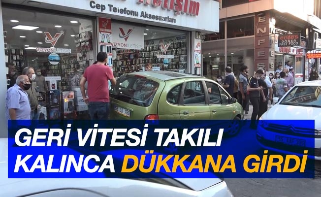 Samsun’da geri viteste pedalı takılan araç dükkana girdi: 1 yaralı