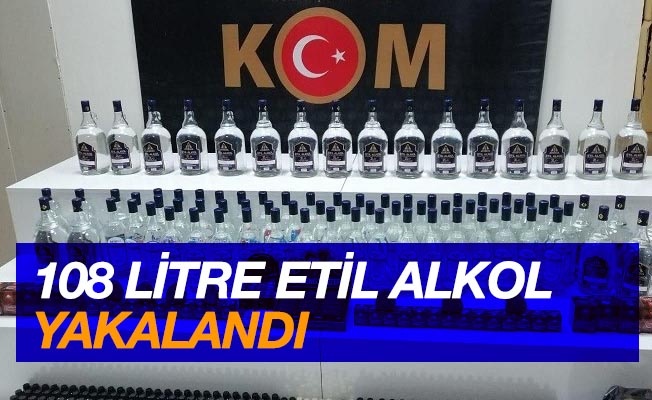 Samsun'da 108 litre etil alkol ve 94 adet cinsel içerikli ürün ele geçirildi