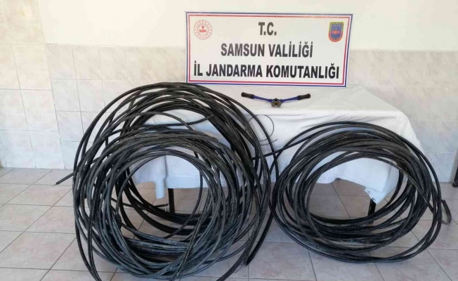 130 metre kablo çalan 3 kişi jandarmaya yakalandı