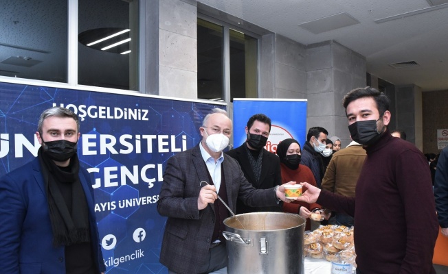 Rektörden öğrencilerin içini ısıtan hareket