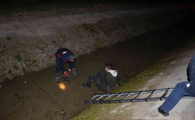 Sulama kanalına düşen alkollü şahıs polisi ve itfaiyeyi alarma geçirdi