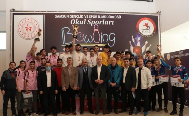 Liselerarası Bowling Türkiye Şampiyonası’nın kazananlar kupalarını aldı