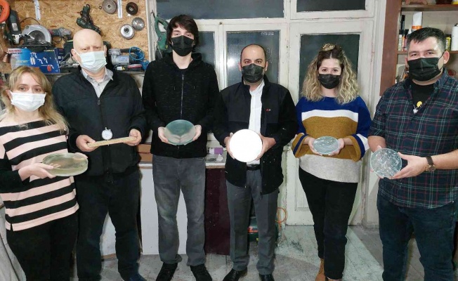 Doktor ve öğretmenlerden oluşan amatör astronomlar teleskop yapıyor