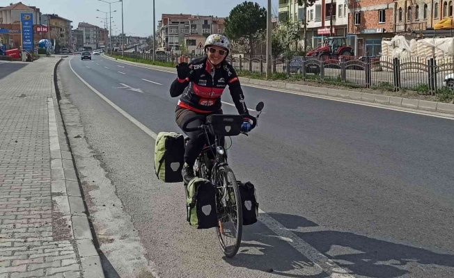 İngiliz kadın gezgin bisikletle dünya turunda