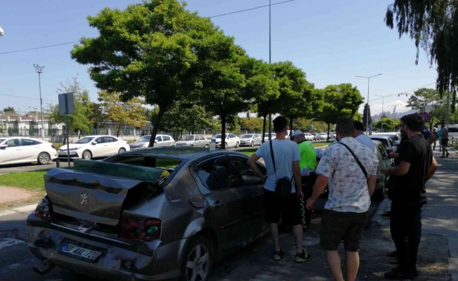 3 aracın karıştığı zincirleme trafik kazası: 1 yaralı