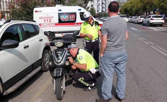 Devrilen elektrikli bisiklet sürücüsü yaralandı