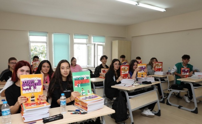 Başkan Demirtaş’tan İLKEM’li öğrencilere eğitim seti desteği