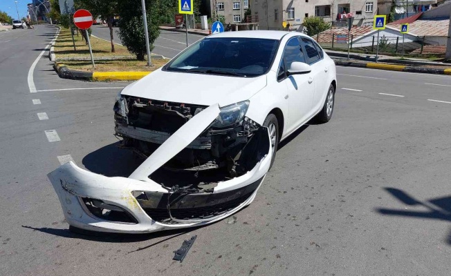 Samsun’da otomobil ticari taksiyle çarpıştı: 1 yaralı