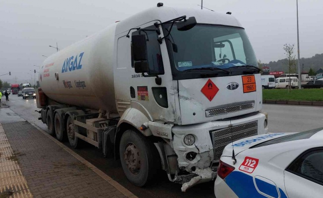 Samsun’da LPG yüklü tanker otomobil ile çarpıştı: 1 yaralı