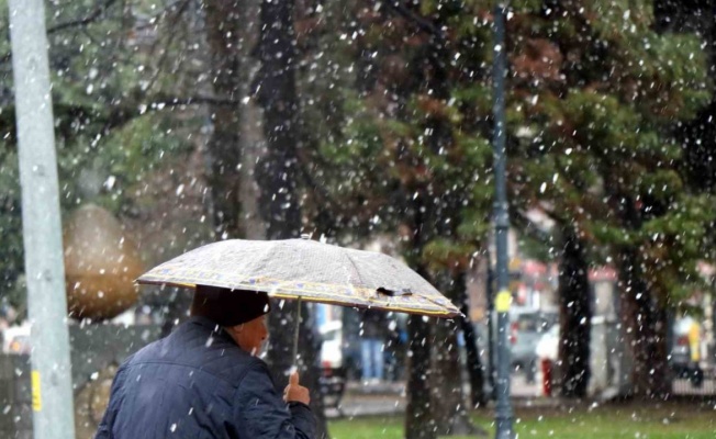Soğuk hava ve kar yağışı Samsun’da etkili oluyor