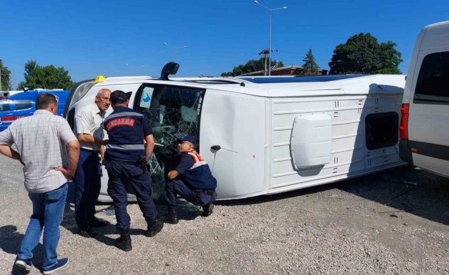 Samsun’da işçi servisi minibüsü kaza yaptı: 19 yaralı