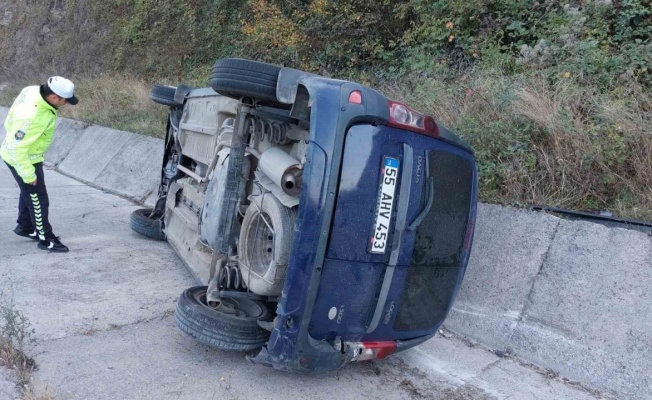 Samsun’da otomobil su kanalına devrildi: 2 yaralı