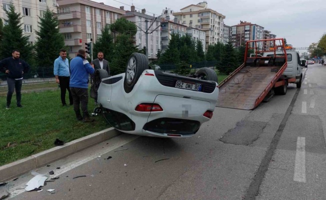 Samsun’da otomobile çarpıp takla atan aracın sürücüsü yaralandı