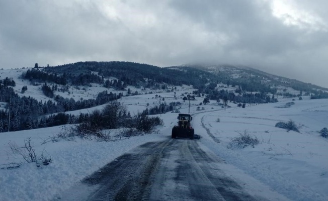 Samsun’da karla mücadele: Kapanan 42 kırsal mahalle yolu açıldı