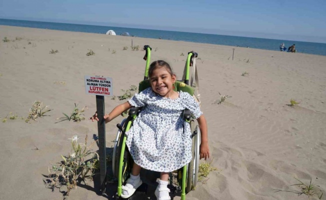 Engellilerden, ‘koparma cezası 387 bin TL’ olan ‘kum zambakları’na uyarı levhası