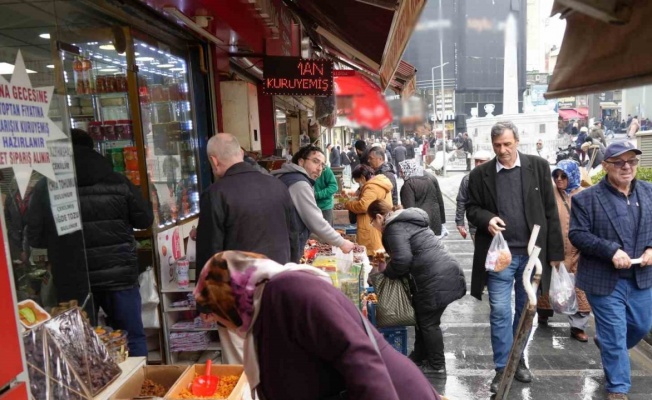 Çarşı pazarda Ramazan bereketi
