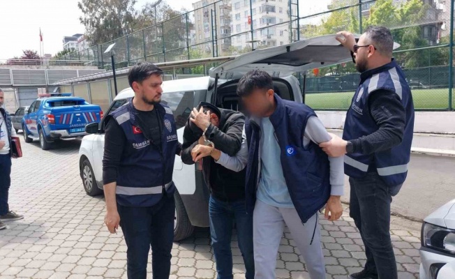 3 kaçak göçmeni taşıyan taksi şoförü tutuklandı