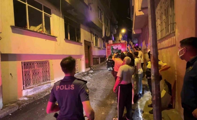 Samsun’da 3 katlı binada yangın: 3 kişi dumandan etkilendi