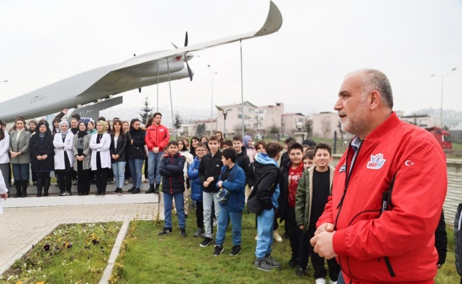 Canik’te Özdemir Bayraktar’a duygu dolu anma