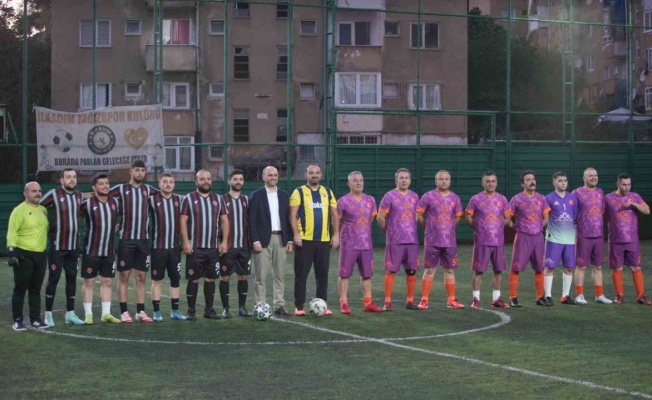 Hastane çalışanları halı sahada ter döktü