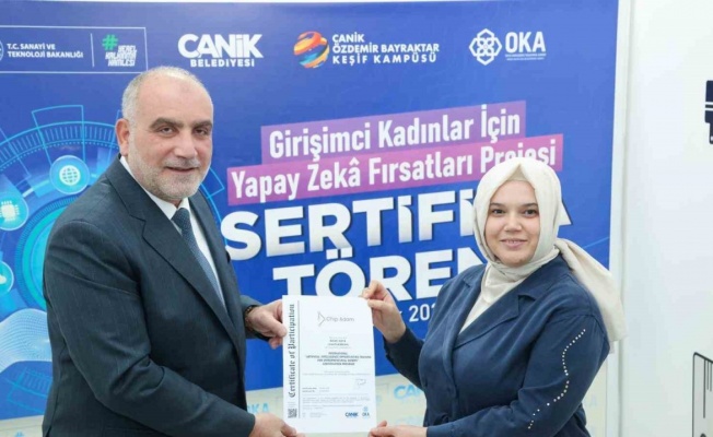 Başkan Sandıkçı: "Hanım kardeşlerimiz, teknolojilerin getirdiği fırsatlarla kariyer planlamalarını oluşturuyor"