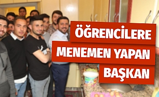 Öğrencilere menemen yapan başkan
