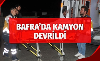Bafra’da kamyonet devrildi: 2 yaralı