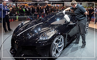 Ronaldo dünyanın en pahalı otomobili La Voiture Noire'i satın aldı
