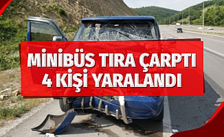 Samsun'da minibüs tıra çarptı: 4 yaralı