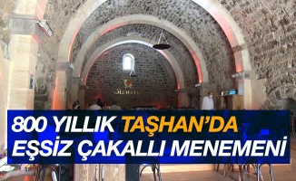 800 yıllık Taşhan'da eşsiz Çakallı menemeni