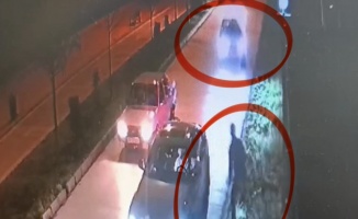 Dehşet saçan aracın polise çarpma anı kameraya yansıdı