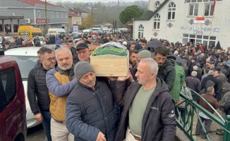 Kolunu silaj makinesine kaptırarak ölen çocuk toprağa verildi