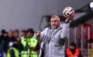 Samsunspor Teknik Direktörü Reis: "İlk yarı bizim adımıza başarılı geçti"