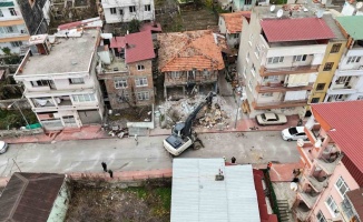 İlkadım’da metruk yapılar bir bir yıkılıyor