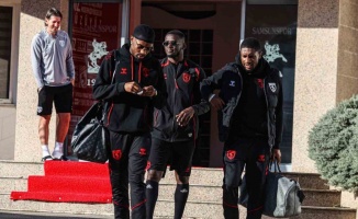 Samsunspor, Süper Kupa yarı finali için Adana’ya gitti