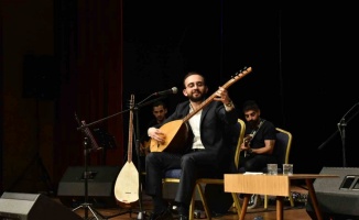 Sanatçı Salih Gündoğdu’dan Ata Sahne’de türkü şöleni